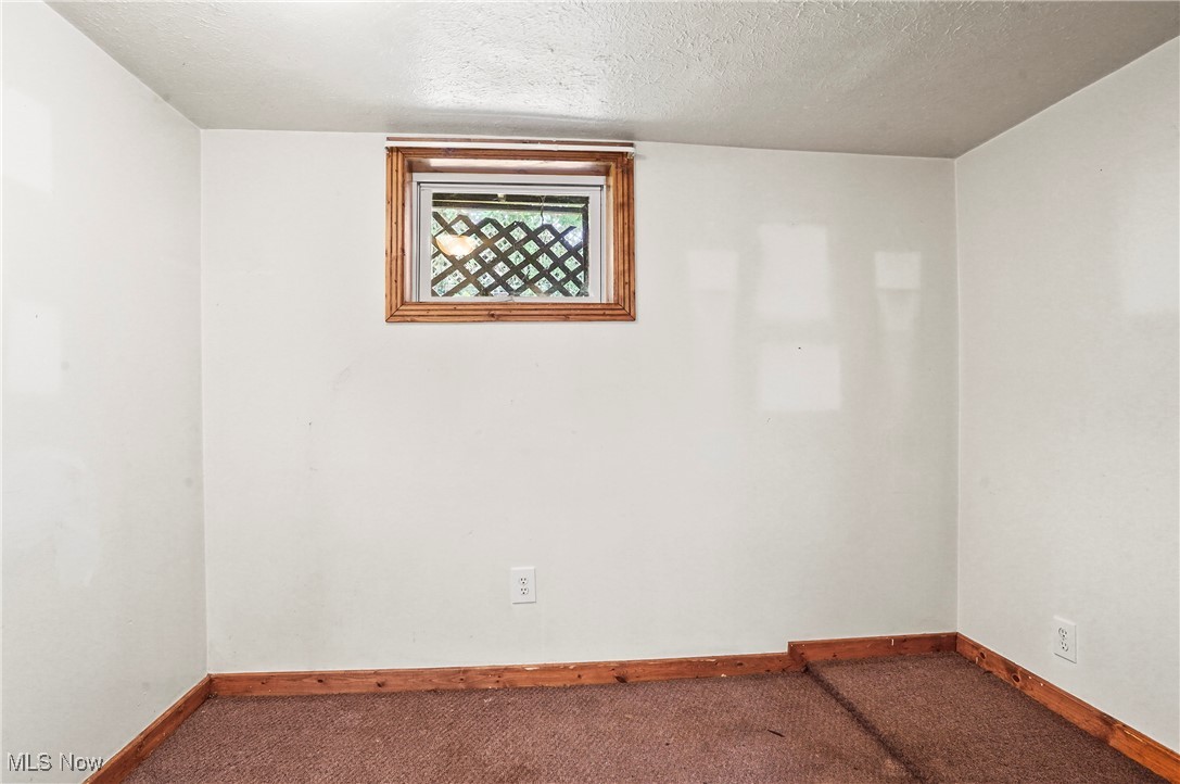 802 Portage Lakes Drive Akron OH 44319