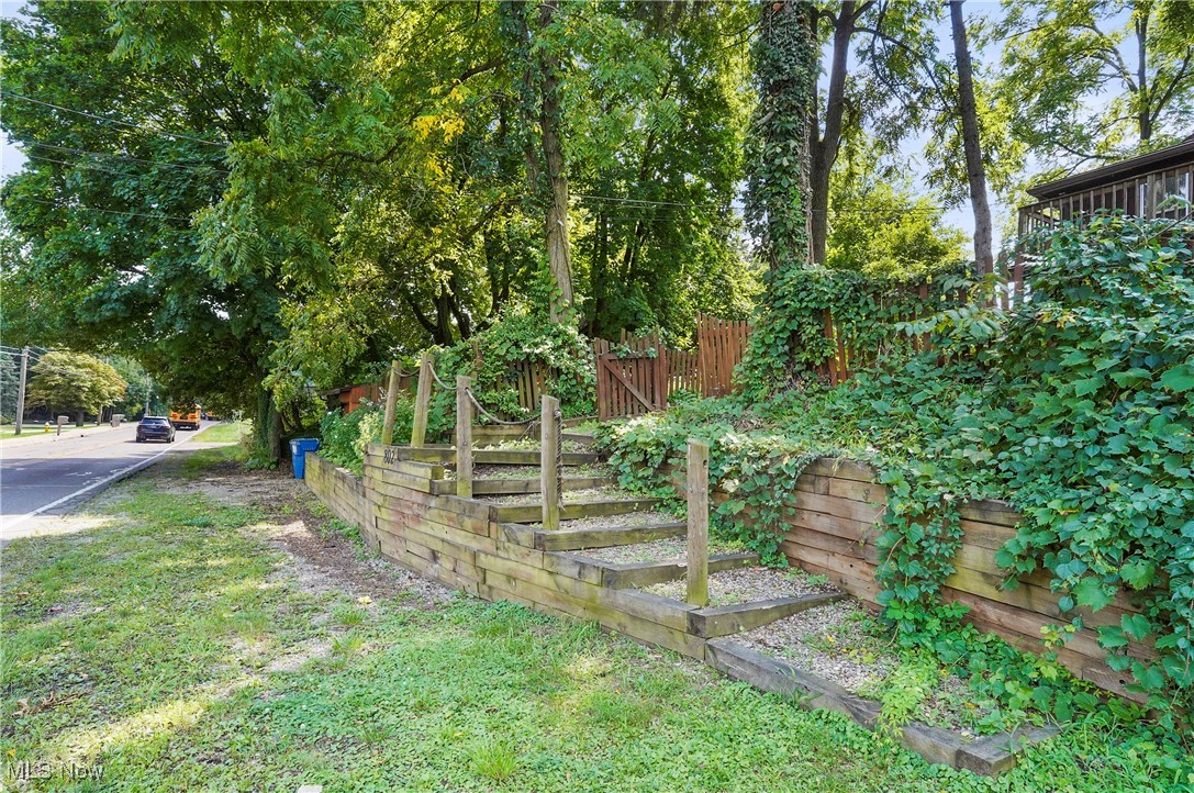 802 Portage Lakes Drive Akron OH 44319