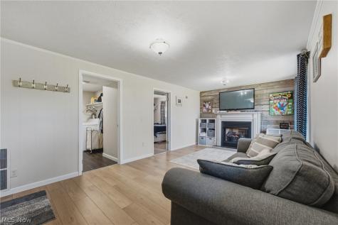 439 Bob Avenue Canal Fulton OH 44614