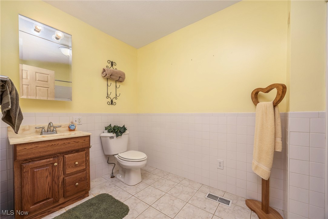 50504 State Route 556 Clarington OH 43915