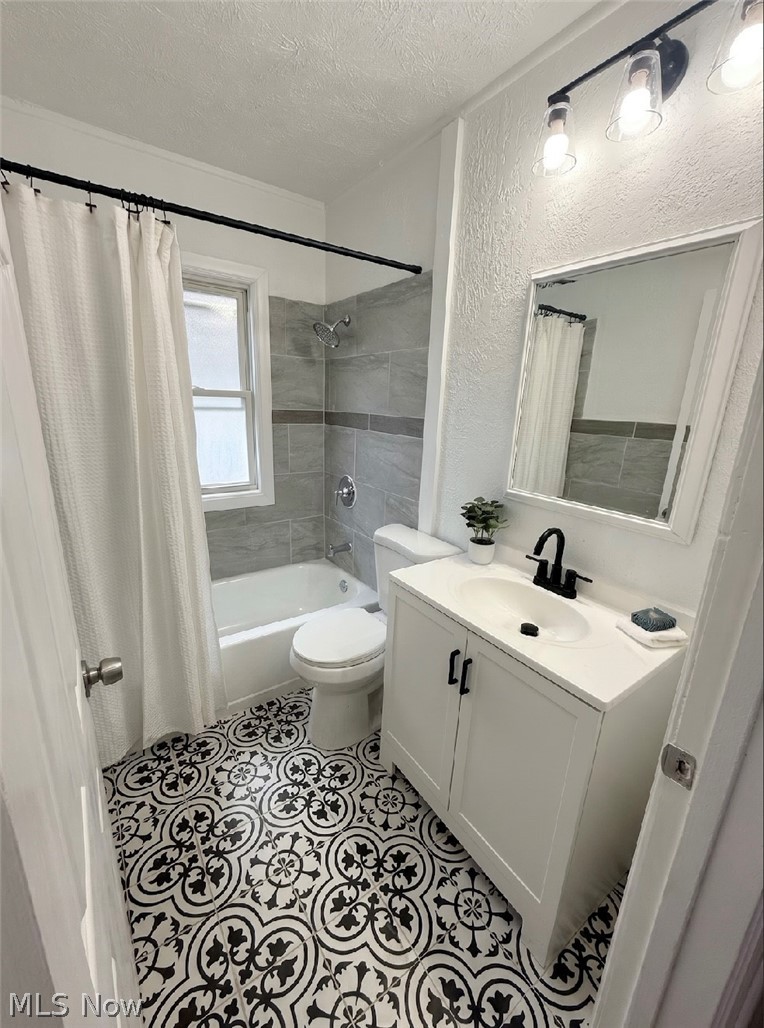 3922 Brookside Boulevard Cleveland OH 44111