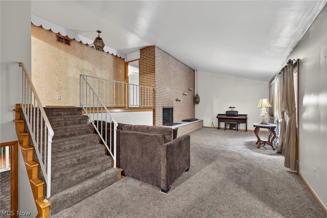 200 Manor Drive Columbiana OH 44408