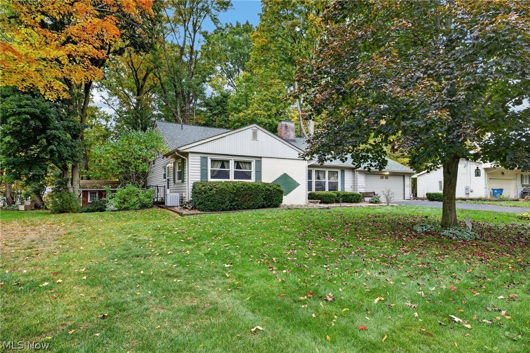 200 Manor Drive Columbiana OH 44408