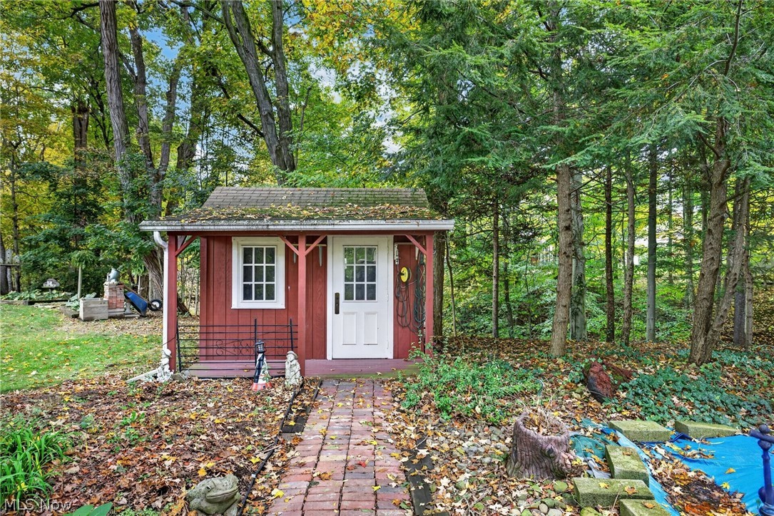 200 Manor Drive Columbiana OH 44408