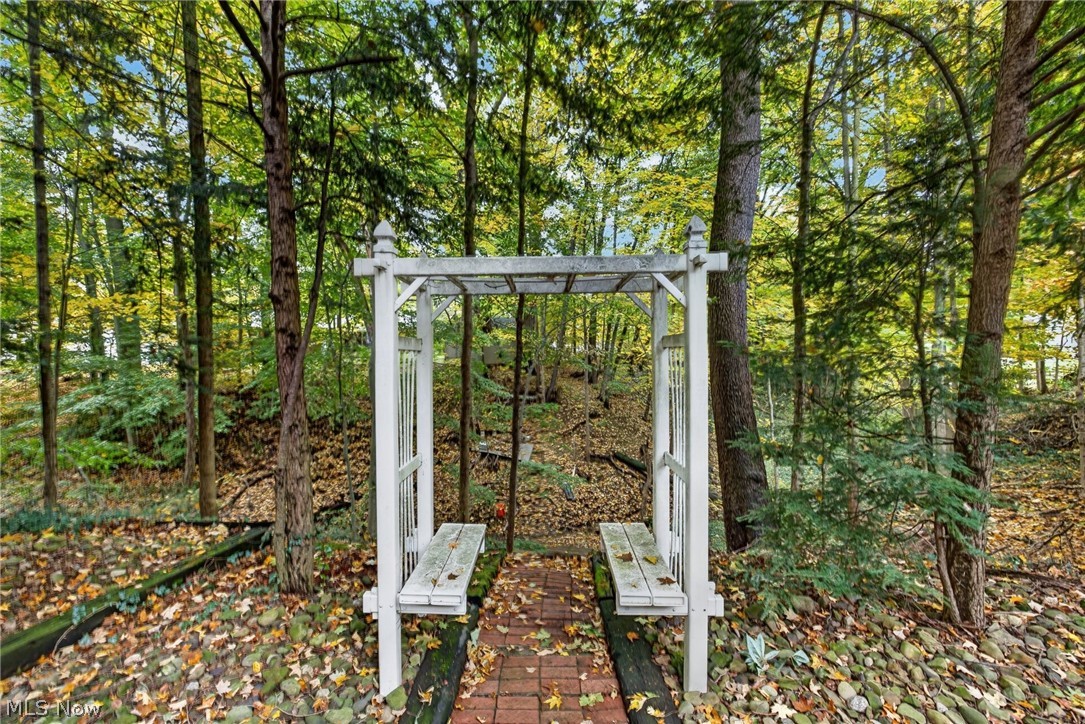 200 Manor Drive Columbiana OH 44408