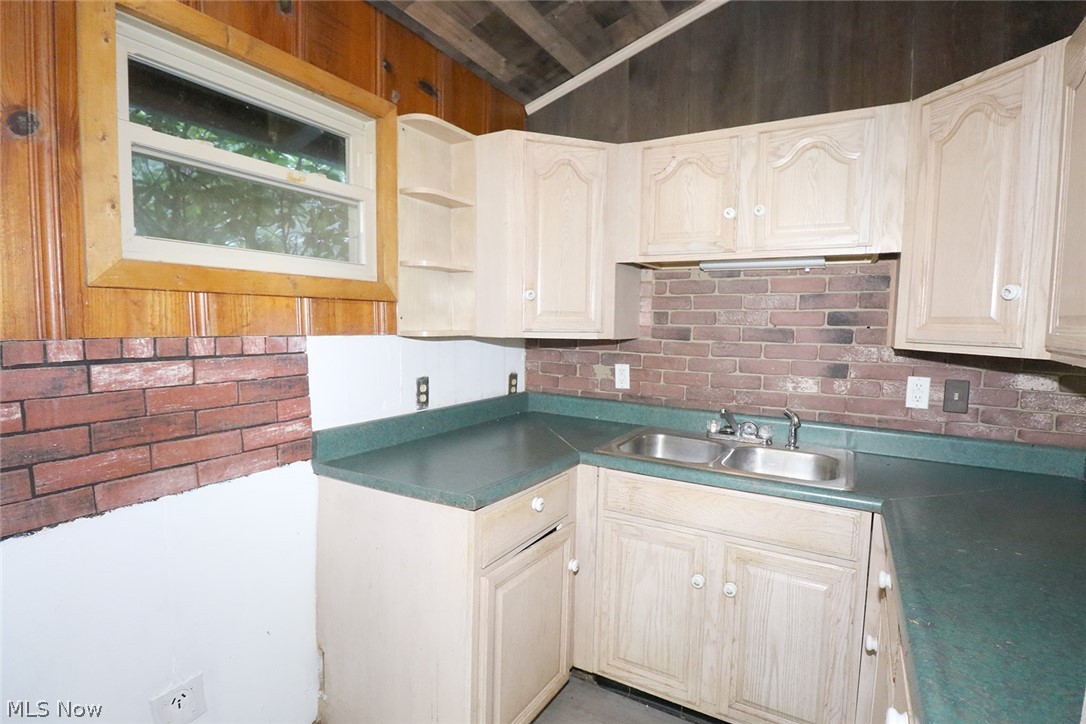 3793 Township Road 242 Toronto OH 43964