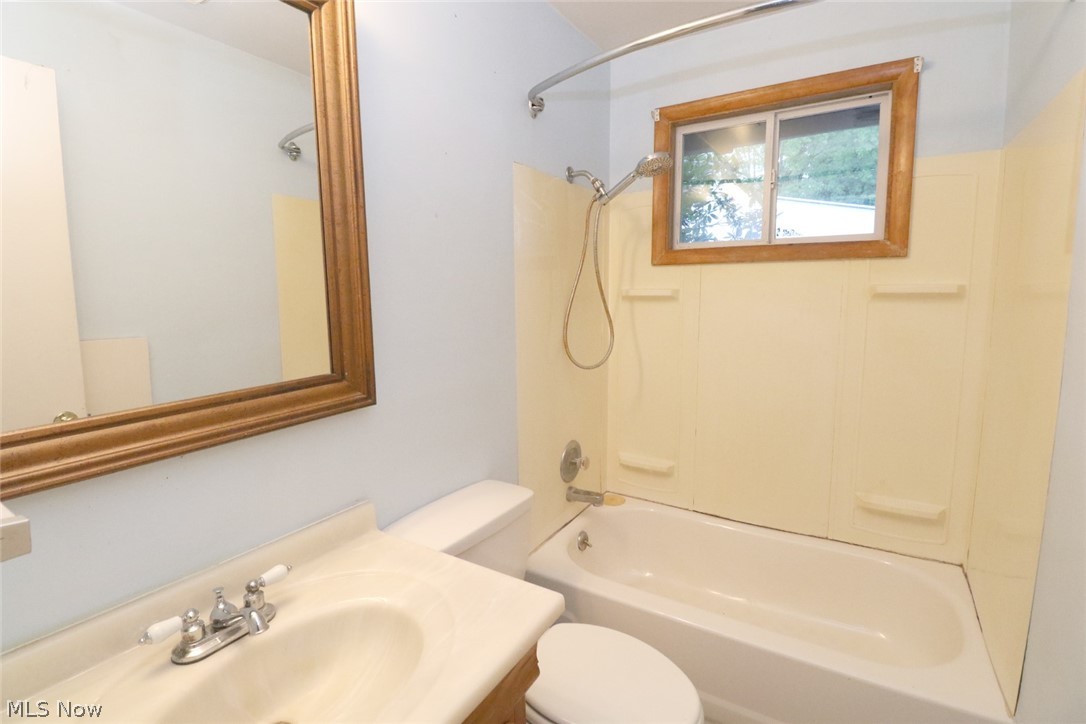 3793 Township Road 242 Toronto OH 43964