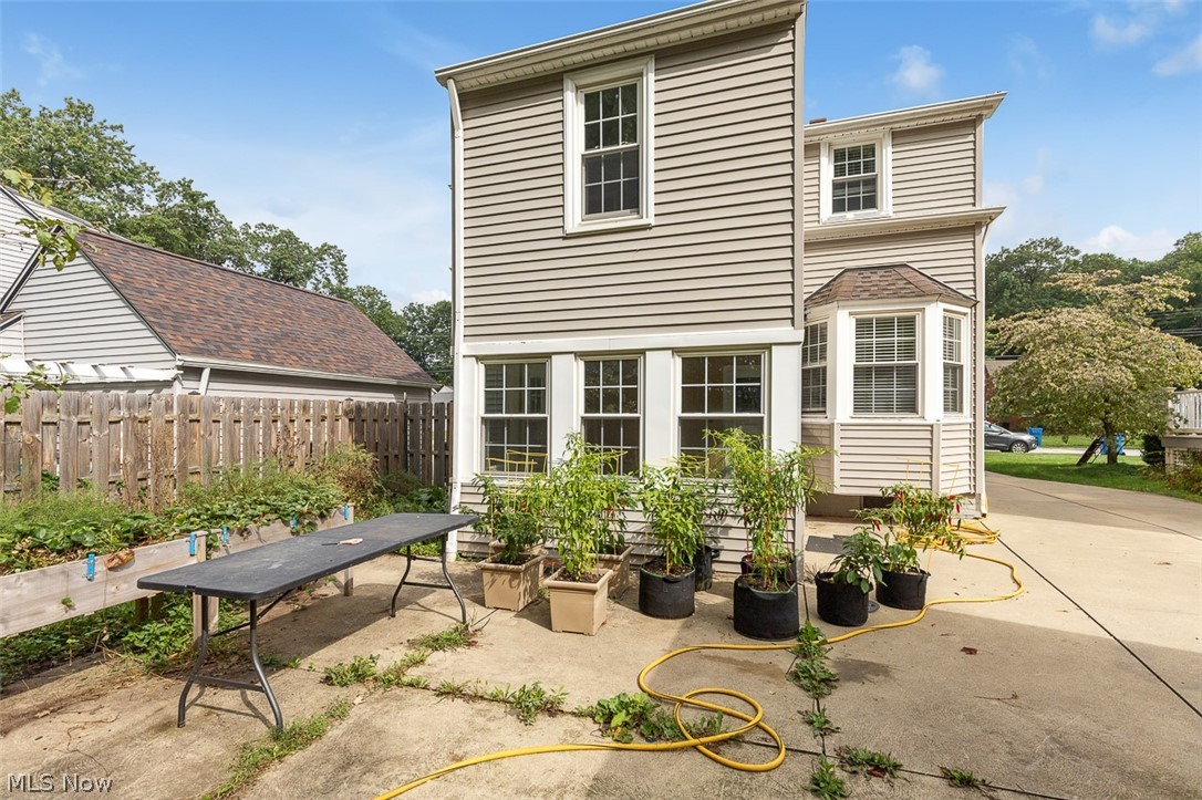 24907 E Oakland Road Bay Village OH 44140