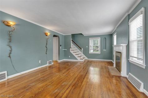 24907 E Oakland Road Bay Village OH 44140