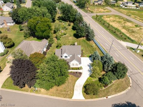 3472 Deer Trace Avenue NW Canton OH 44708