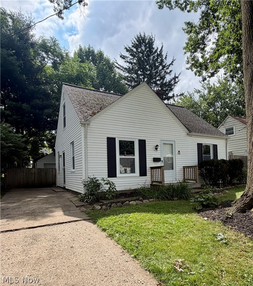 839 Sarcee Avenue Akron OH 44305