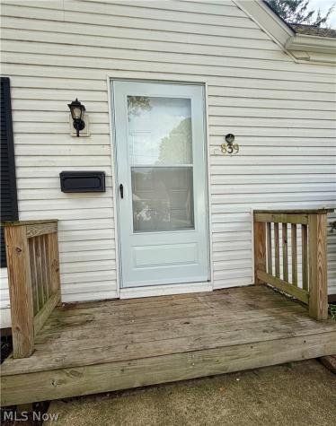 839 Sarcee Avenue Akron OH 44305