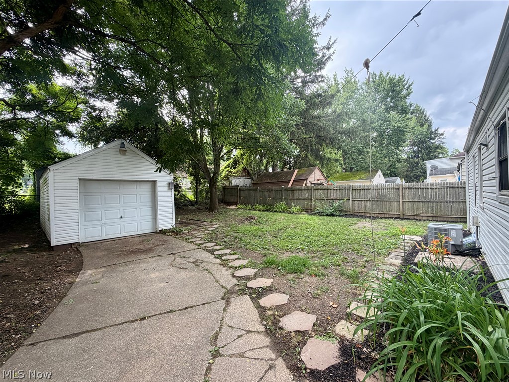 839 Sarcee Avenue Akron OH 44305