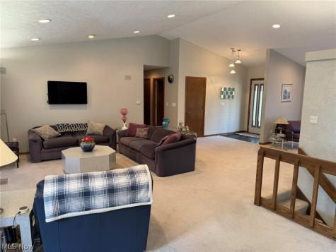 946 Douglas Drive Wooster OH 44691