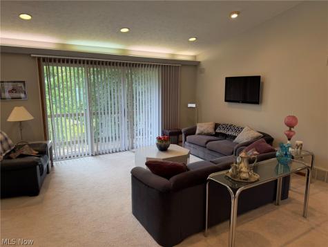 946 Douglas Drive Wooster OH 44691