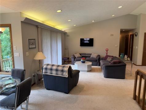 946 Douglas Drive Wooster OH 44691