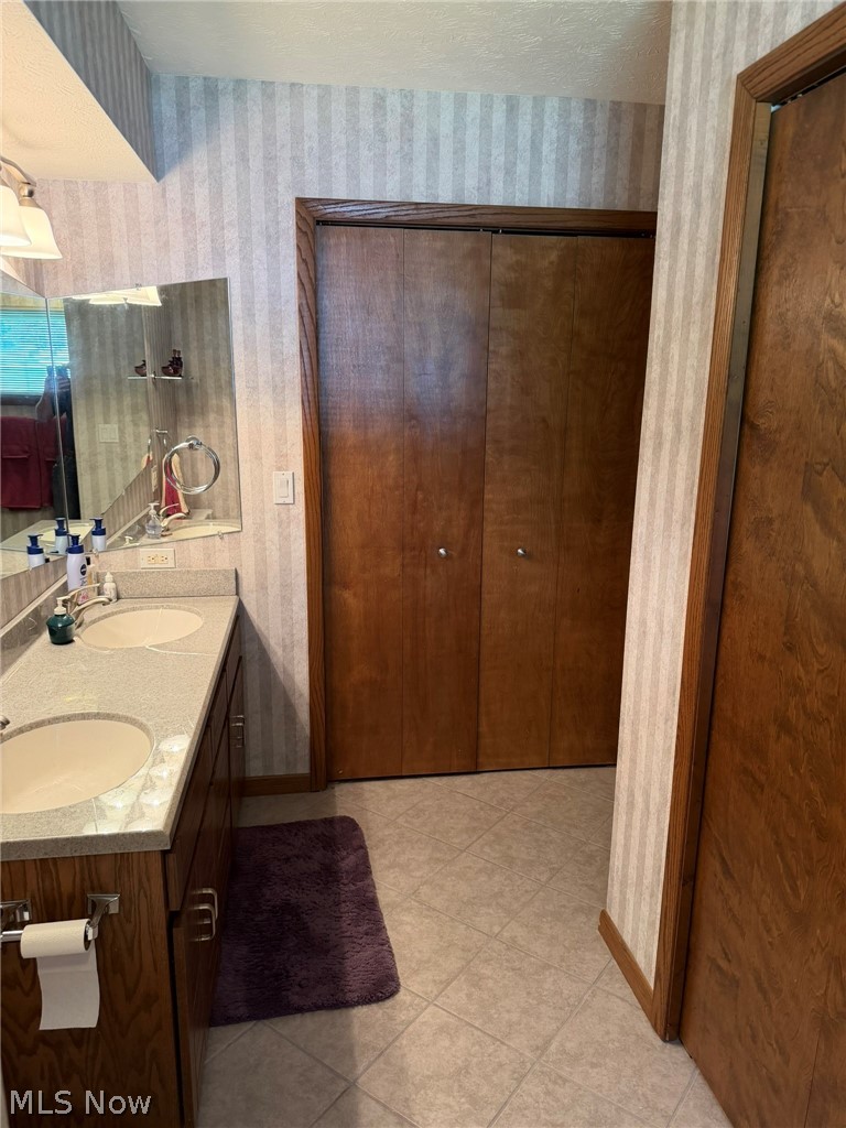 946 Douglas Drive Wooster OH 44691