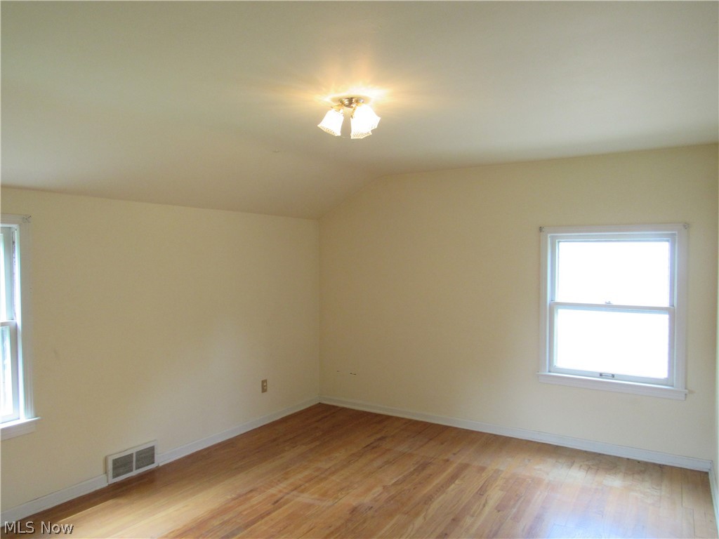 4946 Fairlawn Road Lyndhurst OH 44124