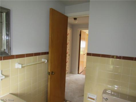 4946 Fairlawn Road Lyndhurst OH 44124