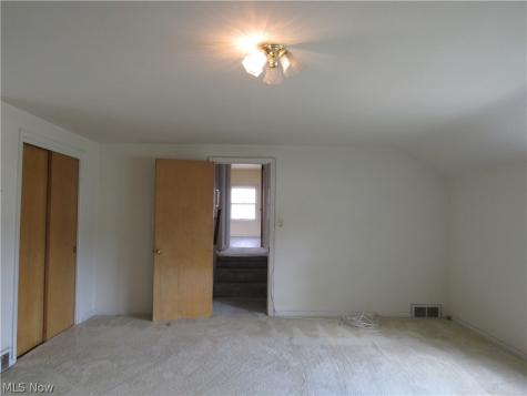 4946 Fairlawn Road Lyndhurst OH 44124