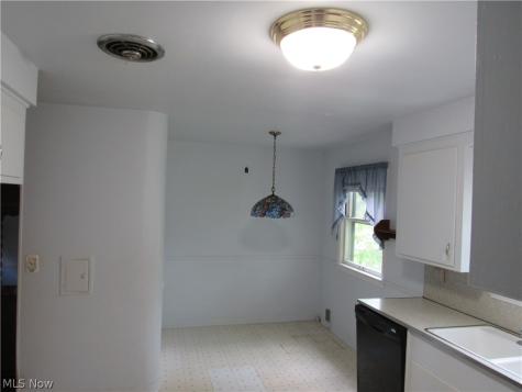 4946 Fairlawn Road Lyndhurst OH 44124
