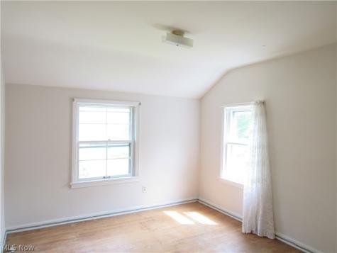 4946 Fairlawn Road Lyndhurst OH 44124