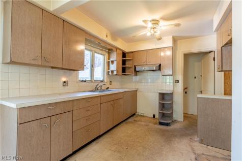 296 Kryder Avenue Akron OH 44305