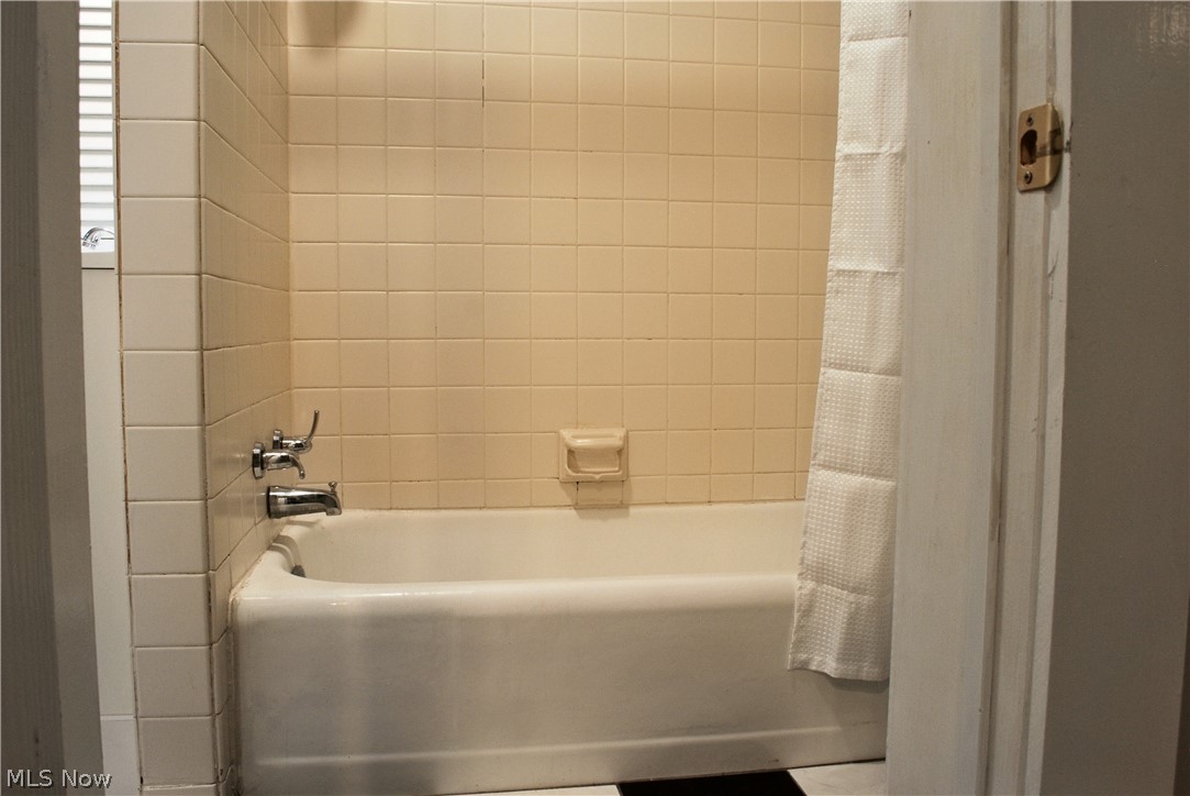98 Elm Court Chagrin Falls OH 44022