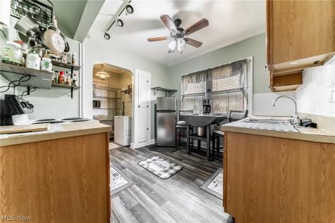 18701 Meredith Avenue Euclid OH 44119