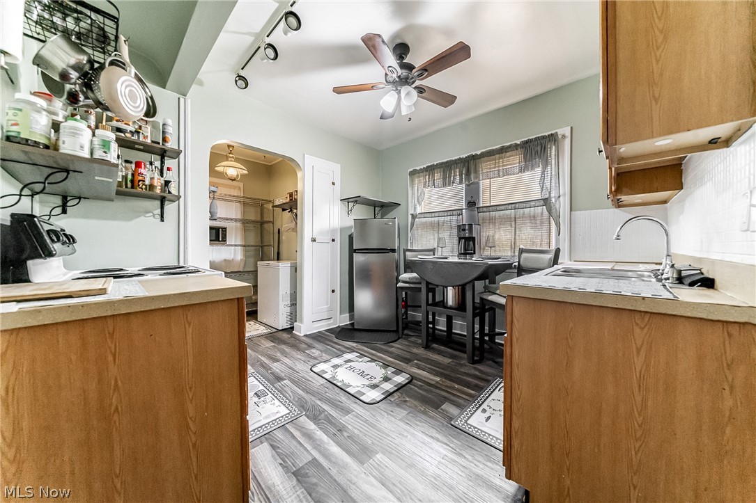 18701 Meredith Avenue Euclid OH 44119