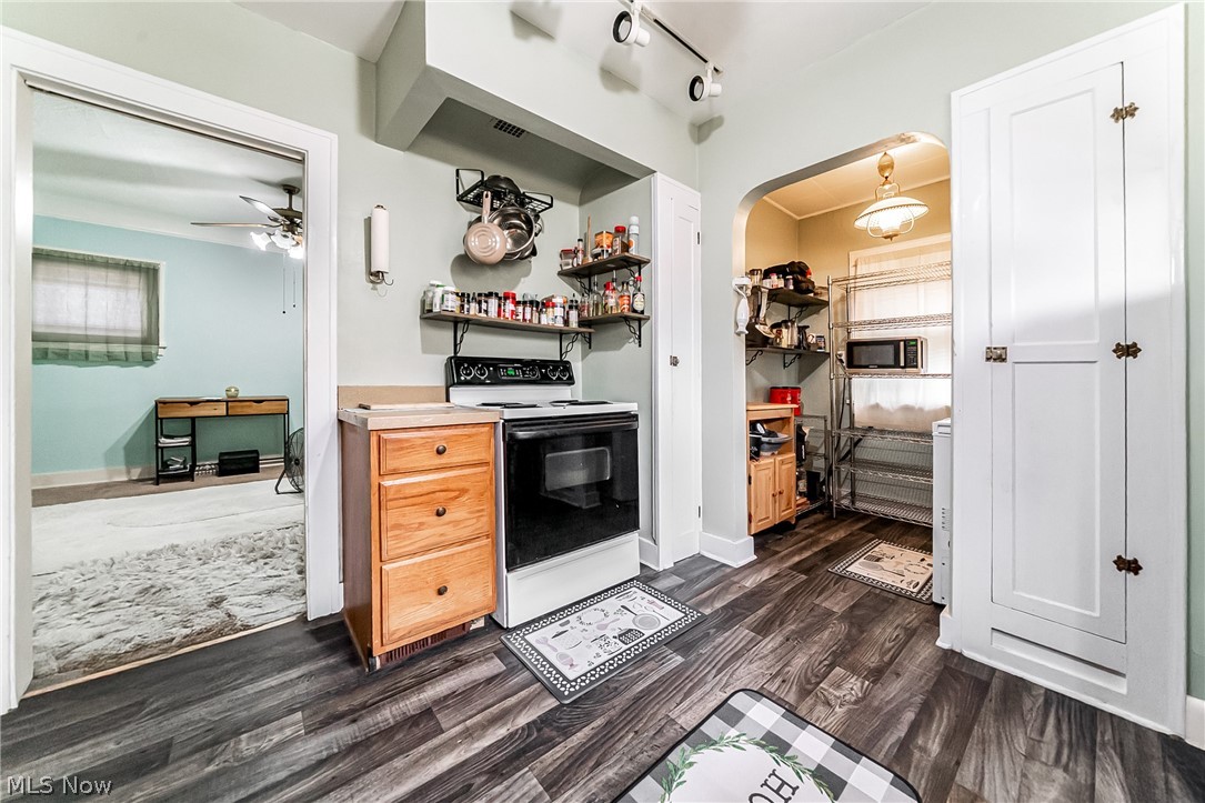 18701 Meredith Avenue Euclid OH 44119