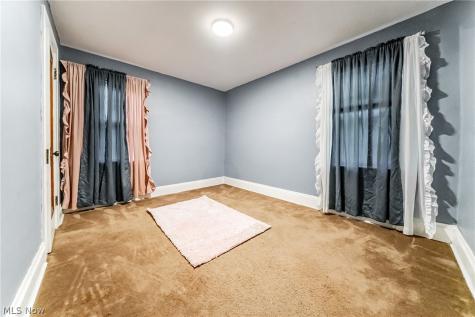 18701 Meredith Avenue Euclid OH 44119