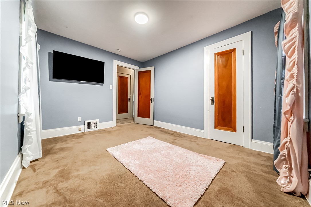 18701 Meredith Avenue Euclid OH 44119