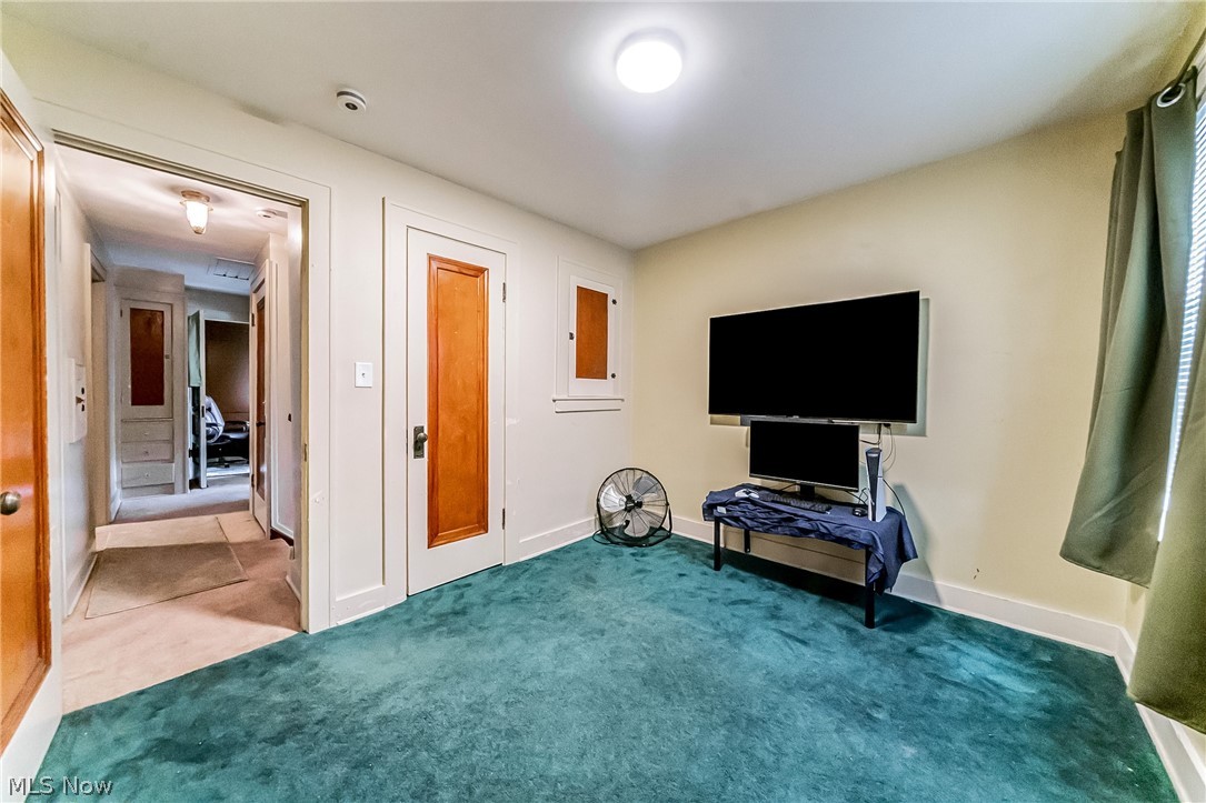 18701 Meredith Avenue Euclid OH 44119