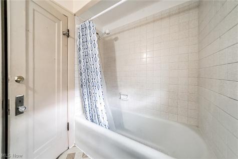 18701 Meredith Avenue Euclid OH 44119