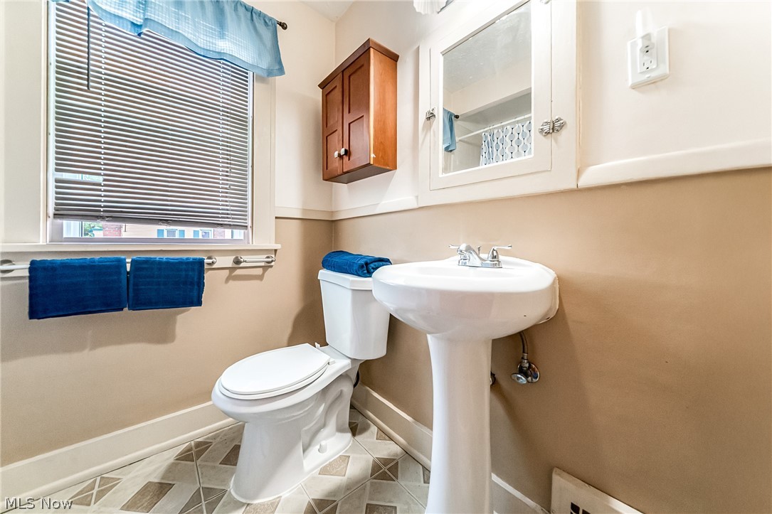 18701 Meredith Avenue Euclid OH 44119