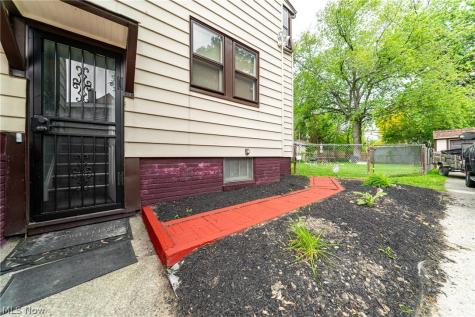 18701 Meredith Avenue Euclid OH 44119