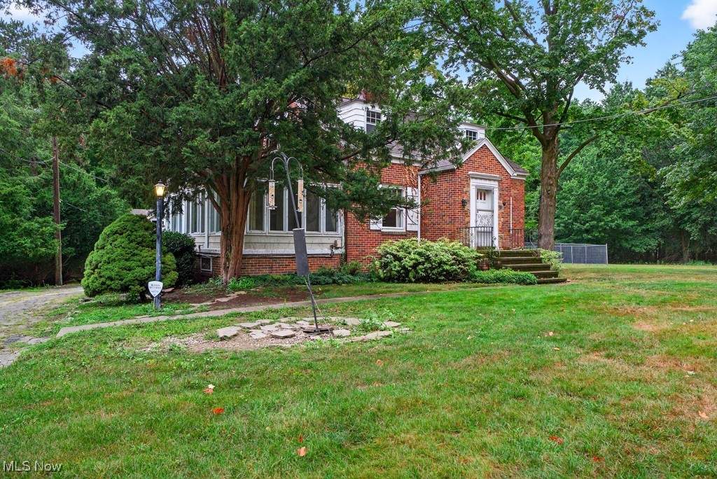 27511 White Road Willoughby Hills OH 44094