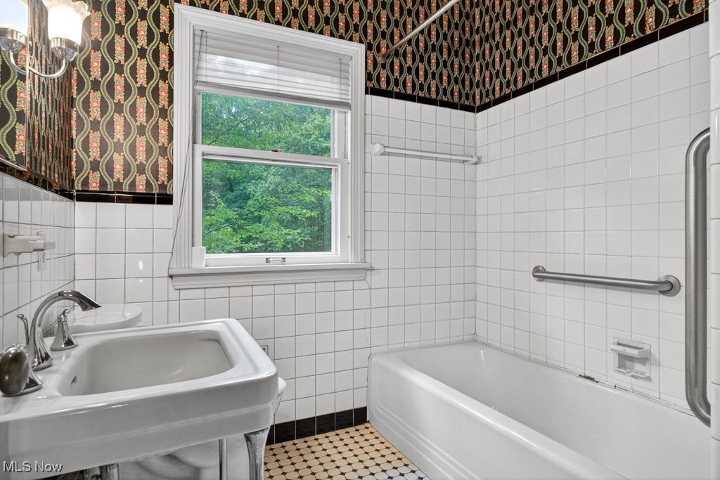 27511 White Road Willoughby Hills OH 44094