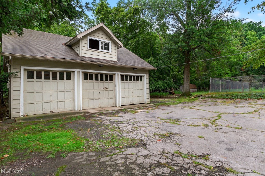 27511 White Road Willoughby Hills OH 44094