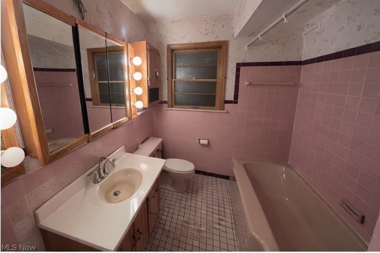 10801 Blossom Avenue Parma OH 44130