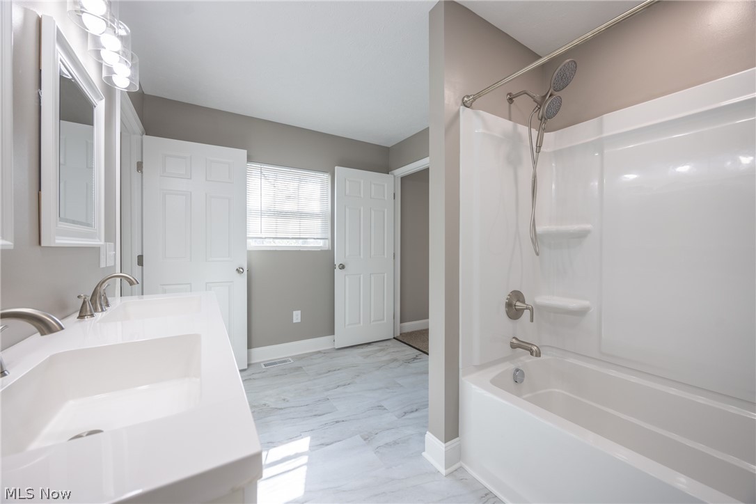1738 E 298th Street Wickliffe OH 44092