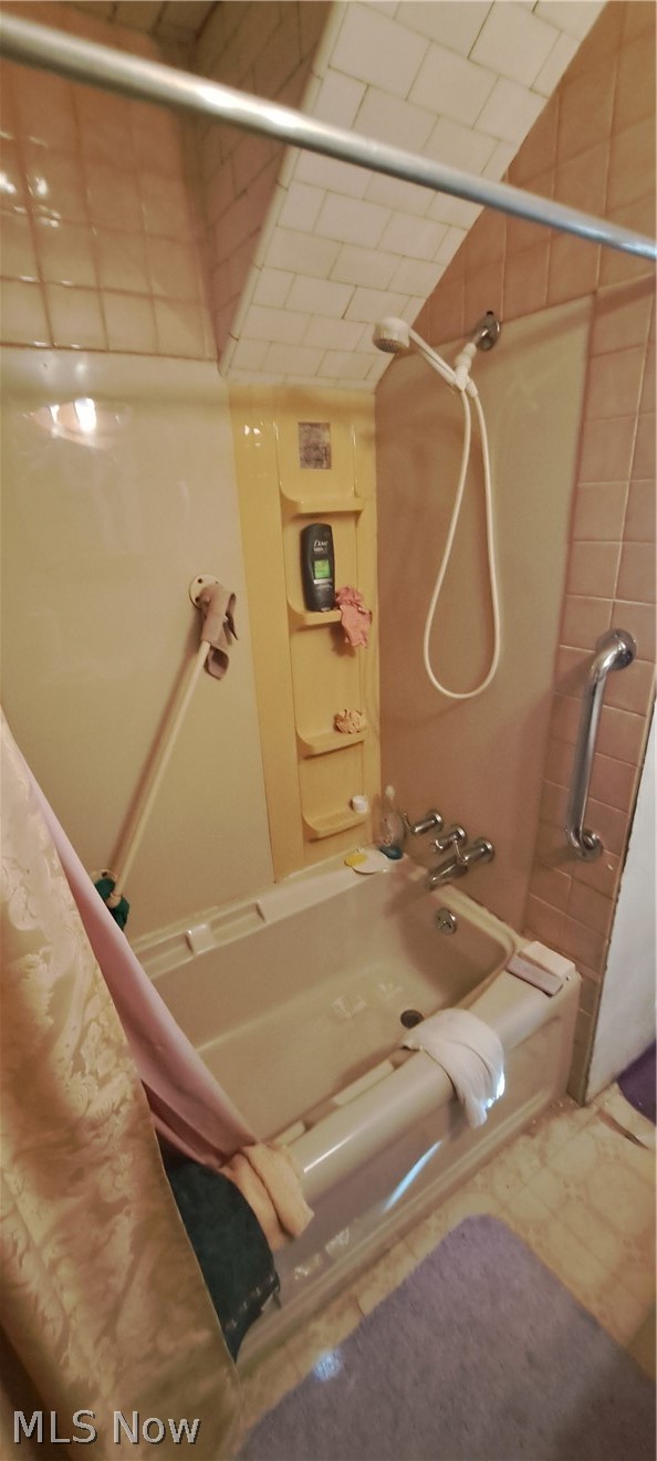 374 Lora Avenue Youngstown OH 44504