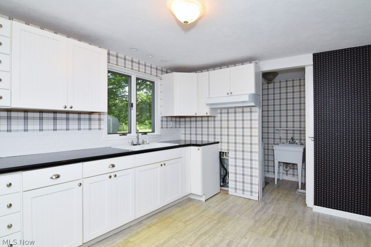 10006 Bell Road Newbury OH 44065