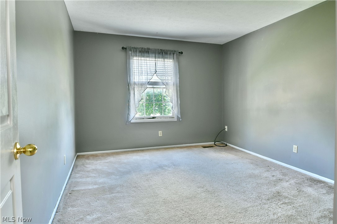 34 Hickory Trace Drive Girard OH 44420