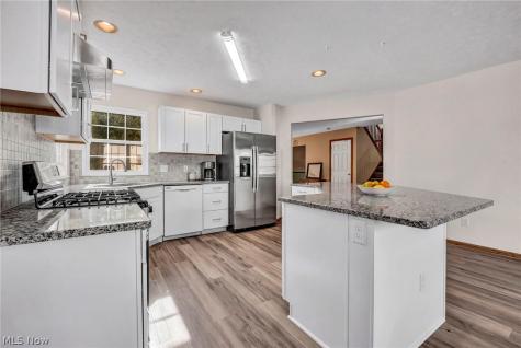 2573 Stonecreek Drive Akron OH 44320