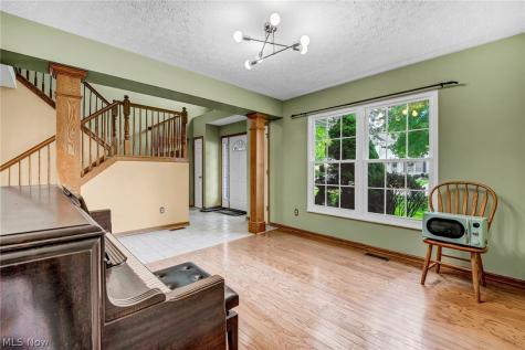 2573 Stonecreek Drive Akron OH 44320