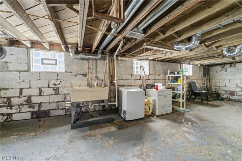 34 N Bon Air Avenue Youngstown OH 44509