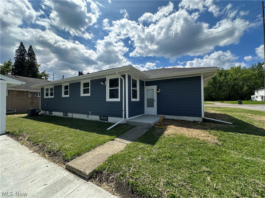 2502 Stocker Avenue Youngstown OH 44505