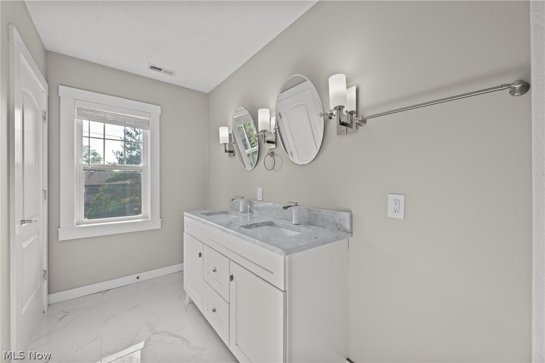 24376 Georgetown Road Richmond Heights OH 44143
